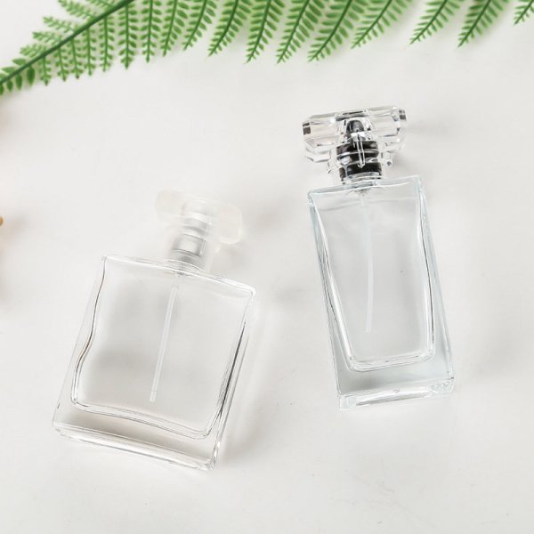 高白料玻璃瓶和精白料玻璃瓶区别