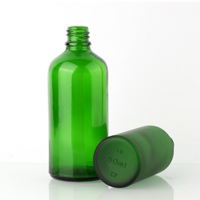 绿色精油瓶